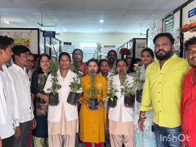 बल्लारपूर: जिल्हाध्यक्ष शंतनू धोटे यांच्या वाढदिवसानिमित्त बल्लारपूर येथे वृक्षांचे वितरण