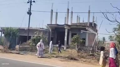 সন্দেশখালি ১: মঠবাড়ি এলাকায় আদালতের নির্দেশে দুই বছর পর নিজের সম্পত্তি ফিরে পেল এক ব্যক্তি