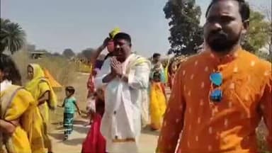 नीमडीह: आदरडीह में शिव पार्वती पूजन के लिए निकाली गई कलश यात्रा