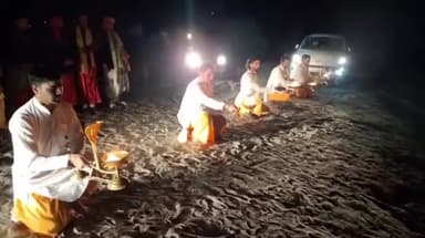 निहरी: ऋषि जमदग्नि की तपोस्थली तत्तापानी में भव्य सतुलज आरती, शनिवार को वीडियो हुआ वायरल, भक्तिमय हुआ क्षेत्र का माहौल