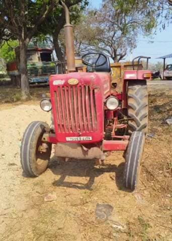 మద్దిరాల: ముకుందాపురం వద్ద అక్రమ ఇసుక ట్రాక్టర్ పట్టివేత