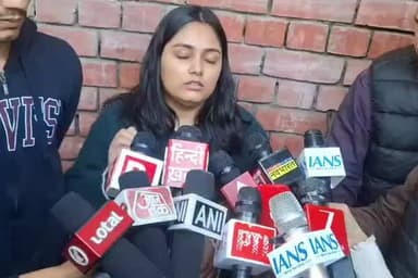 सिविल लाइन्स: दिल्ली यूनिवर्सिटी में प्रोटेस्ट के दौरान महिला यूट्यूबर से बदसलूकी, पीड़िता ने बताई आपबीती