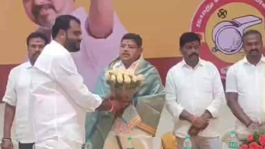 சூளகிரி: தவெக சார்பில் நடந்த தனியார்துறை வேலைவாய்ப்பு முகாம்: சூளகிரியில் 800க்கும் அதிகமானோர் தேர்வு செய்யப்பட்டு பணி ஆணைகள் வழங்கப்பட்டன