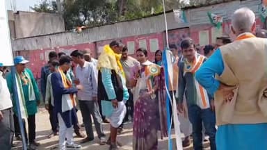 পাথরপ্রতিমা: পাথরপ্রতিমার হরিমন্দির থেকে বড়তলা হয়ে নেতাজি মোড় বুড়োর বাঁধা পর্যন্ত ঢালাই রাস্তার কাজের শুভ উদ্বোধন করলেন বিধায়ক