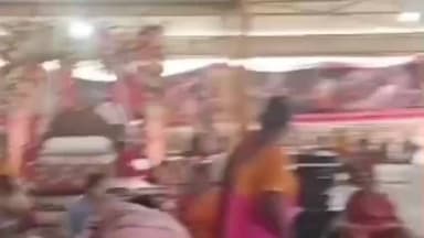 পুরাতন মালদা: সারদা কলোনী এলাকায় নরনারায়ান সেবার আয়োজন উপস্থিত বিধায়ক