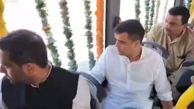 ભાવનગર: નાયબ મુખ્યમંત્રી હર્ષ સંઘવીએ ઇ બસમાં કોમનમેનનો જેમ મુસાફરી કરી વિડીયો વાયરલ #viral