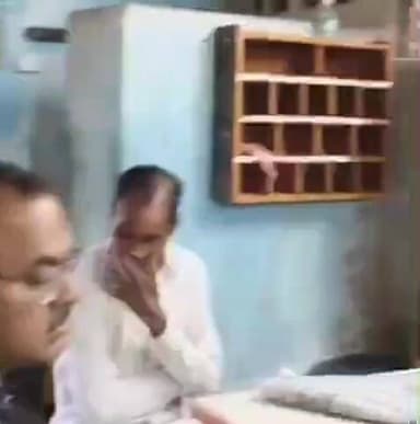 ભાવનગર: વાળુકડ ગામે ડીગ્રી કે લાયસન્સ વગર દવાખાનુ ચલાવતા ઈસમને પોલીસે ઝડપી લીધો, જેનો વિડીયો વાયરલ થયો હતો #viral