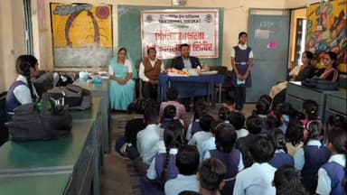 हंडिया: स्कूली बच्चों को कानून की जानकारी देने के लिए कार्यक्रम आयोजित किया गया