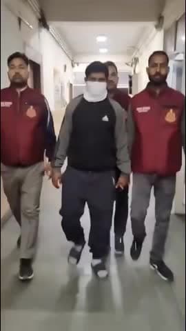 सीलमपुर: दिल्ली: चोरी के मोबाइल नेपाल भेजने वाले गिरोह का भंडाफोड़, कुख्यात आरोपी गिरफ्तार, 21 मोबाइल बरामद