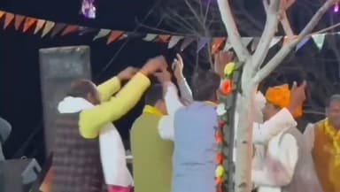 सुठालिया: सुठालिया के हासरोद में भागवत कथा में सौंधीया समाज के जिलाध्यक्ष नारायणसिंह सालरियाखे भजनों पर थिरके