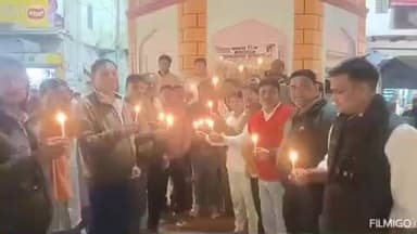 नारायणपुर: पावटा के घंटाघर चौक पर पुलवामा हमले में शहीद हुए जवानों को श्रद्धांजलि अर्पित की गई