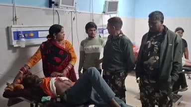 आरा: बस स्टैंड रस्सी बगान के समीप स्टेशन से आ रहे युवक का मोबाइल छिनतई के दौरान बदमाशों ने चाकू मारकर किया जख्मी