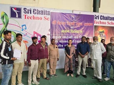 कलेकटर श्रीमती मिशा सिंह के आदेशानुसार जिला परिवहन अधिकारी राजेश बिललोरें एवं कार्यालयीन स्टॉफ के द्वारा 14 फरवरी को जिल...