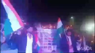 राजापाकर: बरांटी थाना क्षेत्र के बिदुपुर रेलवे स्टेशन बाजार में पुलवामा के शहीदों के सम्मान में निकाला गया कैंडल मार्च