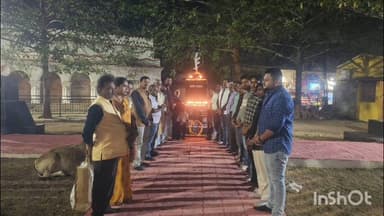 दरभा: बस्तर जिला कांग्रेस कमेटी शहर ने शहीद स्मारक सिरहासर में पुलवामा के शहीद वीर जवानों को दी श्रद्धांजलि