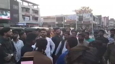 गढ़ाकोटा: स्कूल बस चालक और अभिभावक से मारपीट पर भड़का आक्रोश, अभिषेक भार्गव के दखल के बाद हटा चक्काजाम