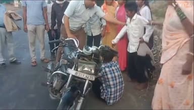 आबापुरा: नापला गांव के पास दो बाइक की आमने-सामने भिड़ंत में तीन लोग घायल, एमजी अस्पताल में उपचार जारी