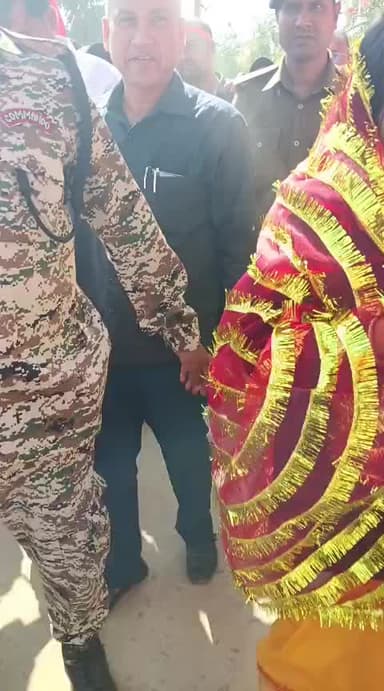 manniyea vidhaika anita kumari aaj datraul me klash yatra me samil hue hai
jai bholenaath.....