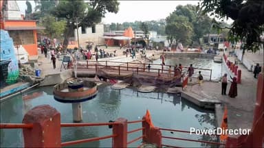 उमरेठ: पहलीं पायरी शिवालय में उमड़ा भक्तों का जनसैलाब, 19वें वर्ष भी शिव सेवक समिति कर रही भंडारा