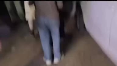 नोएडा में देह व्यापार का भंडाफोड़: पुलिस ने तीन मसाज पार्लरों में मारा छापा, 17 युवतियों समेत 24 लोग पकड़े गए
#Noida #no...