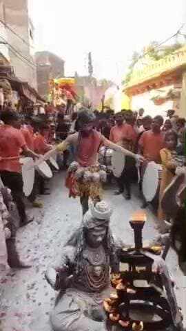 बिरसिंहपुर: बिरसिंहपुर में भगवान गैविनाथ शाही बग्गी में निकले नगर भ्रमण पर, भक्तों ने फूल मालाओं से किया स्वागत