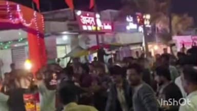 कळंब: शहरातील शिवाजीनगर येथे दोन गटात तुफान राडा, पोलिसासमोरच हाणामारीचा व्हिडिओ सोशल मीडियावर व्हायरल