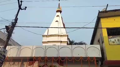 हाटा: हर-हर महादेव के जयघोष से गूंजा हाटा, शिवरात्रि पर मंदिरों में उमड़ा आस्था का सैलाब