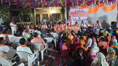 નસવાડી: બુથ સમિતિ સંપર્ક અભિયાન અંતર્ગત ખોડીયા ગામે ભાજપની બેઠક યોજાઈ, ભાજપના દિગ્ગજ નેતાઓ ઉપસ્થિત રહ્યા.