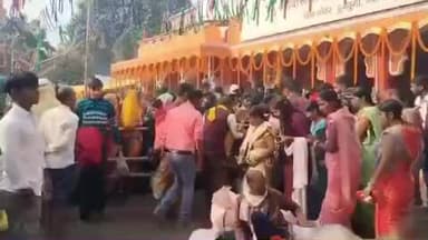 मशरक: महाशिवरात्रि पर प्रखंड क्षेत्र के मंदिरों में उमड़ी भीड़, दुमदुमा में महिला का सोने का चेन चोरी