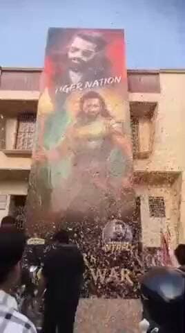 లక్కవరంలో 'దేవర' సందడి, శివరాత్రి వేళ ఎన్టీఆర్ అభిమానుల కోలాహలం