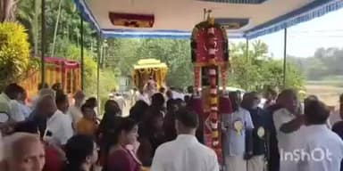 റാന്നി: 114 -മത് അയിരൂർ ചെറുകോൽപ്പുഴ ഹിന്ദുമത പരിഷത്തിന് പമ്പാ മണൽ പുറത്തെ വിദ്യാധി രാജാ നഗറിൽ കൊടിയേറി