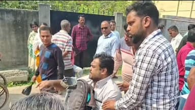 বিষ্ণুপুর ২: অভিষেক বন্দ্যোপাধ্যায় এর সহযোগিতায় রামকৃষ্ণপুর শিবম প্যালেসে হুইল চেয়ার প্রদানও বস্ত্র বিতরণী অনুষ্ঠান