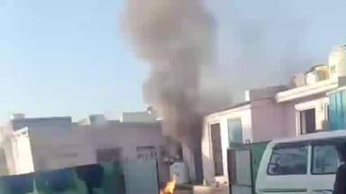 पीसांगन: पीसांगन गांव में पानी गर्म करते समय सिलेंडर फटने से पिता-पुत्र गंभीर रूप से झुलसे