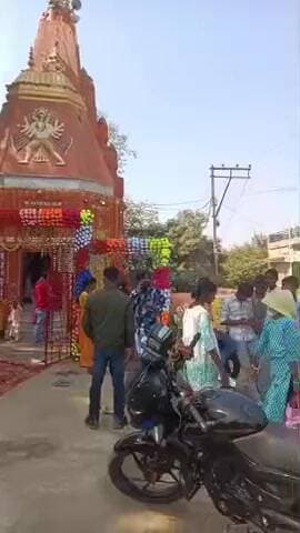 प्राचीन काल शिव मंदिर मै महाशिवरात्री का पूजा शांति पूर्वक से की जा रही है।