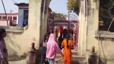 सहार: 40 वर्षों से जलती आस्था की ज्योति: अंधारी गांव में नन्हें कांवरियों ने सोन जल से किया शिव का अभिषेक