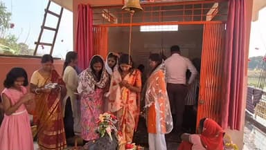 फरसगांव: महाशिव रात्रि पर्व पर क्षेत्र के शिवालयों में भक्तों की भीड़, भक्त बारी-बारी से शिवलिंग पर कर रहे जलाभिषेक