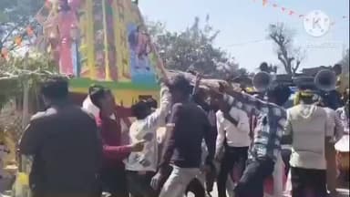 आदित्यपुर गम्हरिया: महाशिवरात्रि पर डुमरा बेगनाडीह में भव्य कलश यात्रा, गाजे-बाजे के साथ शिवमय हुआ माहौल