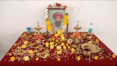 ಹಗರಿಬೊಮ್ಮನಹಳ್ಳಿ: ಪಟ್ಟಣದ ತಾಲೂಕು ಕಚೇರಿಯಲ್ಲಿ ಶ್ರೀ ಸಂತ ಸೇವಾಲಾಲ್ ಅವರ ಜಯಂತಿ ಆಚರಣೆ