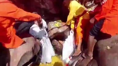 पाकरटांड: सिमडेगा: घाघरा जलेश्वरी नाथ धाम में महाशिवरात्रि पर उमड़ी हजारों की भीड़, रात में होगा कार्यक्रम