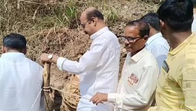 तेल्हारा: महाशिवरात्रीनिमित्त १०० फूट खोल स्वयंभू महादेवाचे वर्षातून एकदाच दर्शन, आमदार सावरकर यांनी केले पूजन