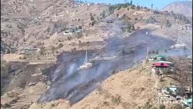 कोटखाई: कोटखाई प्रगतिनगर के समीप घासनी में आग लगने से 2 से 3 घास की टोली जली, क्षेत्र के लोग आग बुझाने में जुटे