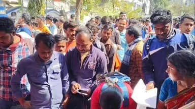 রানিবাঁধ: খাতড়ায় সকাল থেকেই লাইন! ১৫০০ টাকার আশায় উপচে পড়া ভিড় যুব সাথী ক্যাম্পে