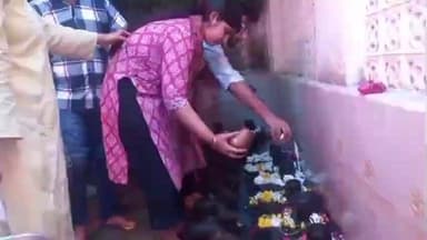 पुष्कर: 108 महादेव मंदिर में भक्तों ने किया दूध अभिषेक, पुष्कर स्थित शिवालियों में गूंजे भोलेनाथ के जयकारे