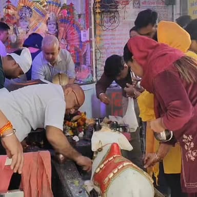 महाशिवरात्रि पर्व पर यमुनानगर में उमड़ा आस्था का महासागर, हर हर महादेव से गूंजे शिवालय।
#MahaShivratri #HarHarMahadev #Y...