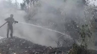 শান্তিরবাজার: শান্তিরবাজার বাই খোড়া বাজারে আবর্জনা স্তুপে আগুন,আগুন ছড়িয়ে পরে চারদিকে,সাময়িক আতঙ্ক