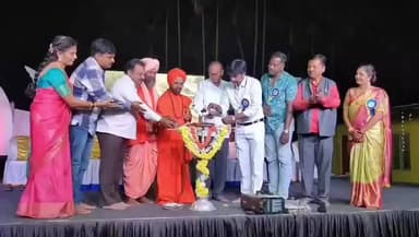 ಕೃಷ್ಣರಾಜಪೇಟೆ: ಪಟ್ಟಣದ ಪ್ರಿಯದರ್ಶಿನಿ ಆಂಗ್ಲ ಮಾಧ್ಯಮ ಶಾಲೆಯಲ್ಲಿ ಸಾಂಸ್ಕೃತ ಸಂಭ್ರಮ