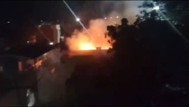 ಕುರುಗೊಡು: ಪಟ್ಟಣದಲ್ಲಿ ಮನೆಗೆ ಬೆಂಕಿ ಗೃಹೋಪಯೋಗಿ ವಸ್ತುಗಳು ಸುಟ್ಟು ಕರಕಲು