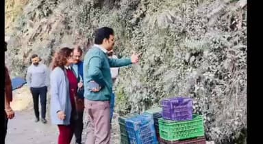 नगरोटा बगवां: नगरोटा बगवां में विकास कार्यों का जायजा लेने पहुंचे विधायक R.S. Bali, व्यापारियों और स्थानीय लोगों से किया संवाद