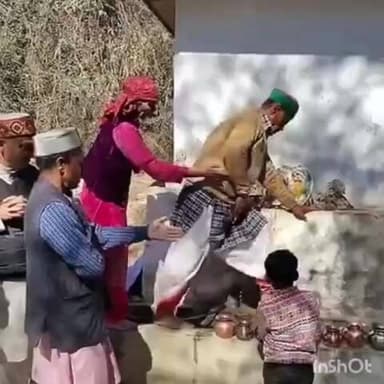 ठियोग: रिहाड़ गाँव के नवनिर्मित मंदिर में देव प्रतिमाओं की विधि-विधान से प्राण प्रतिष्ठा के साथ कलश यात्रा में लोग रहे मौजूद