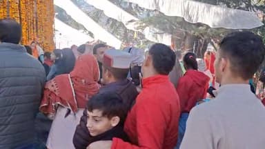 भरमौर शिव मंदिर में महाशिवरात्रि पर श्रद्धालुओं का जनसैलाब उमड़ा 🙏
हर-हर महादेव #highlight #HimachalNews #bharmour